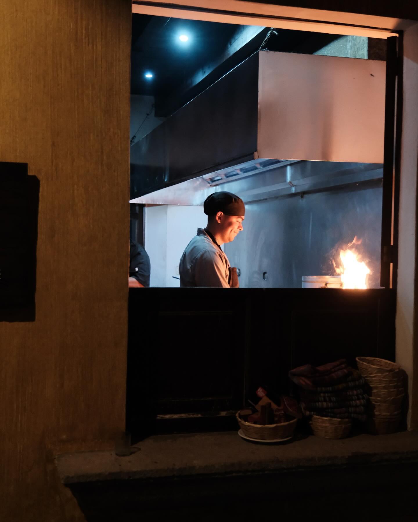 A Tale of Two Contrasts: An Impromptu Photoshoot at 7caldos Restaurant